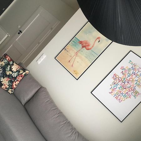 One Apartment Srem Bagian luar foto