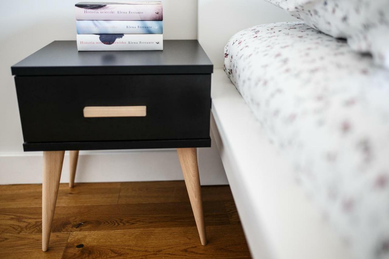 One Apartment Srem Bagian luar foto