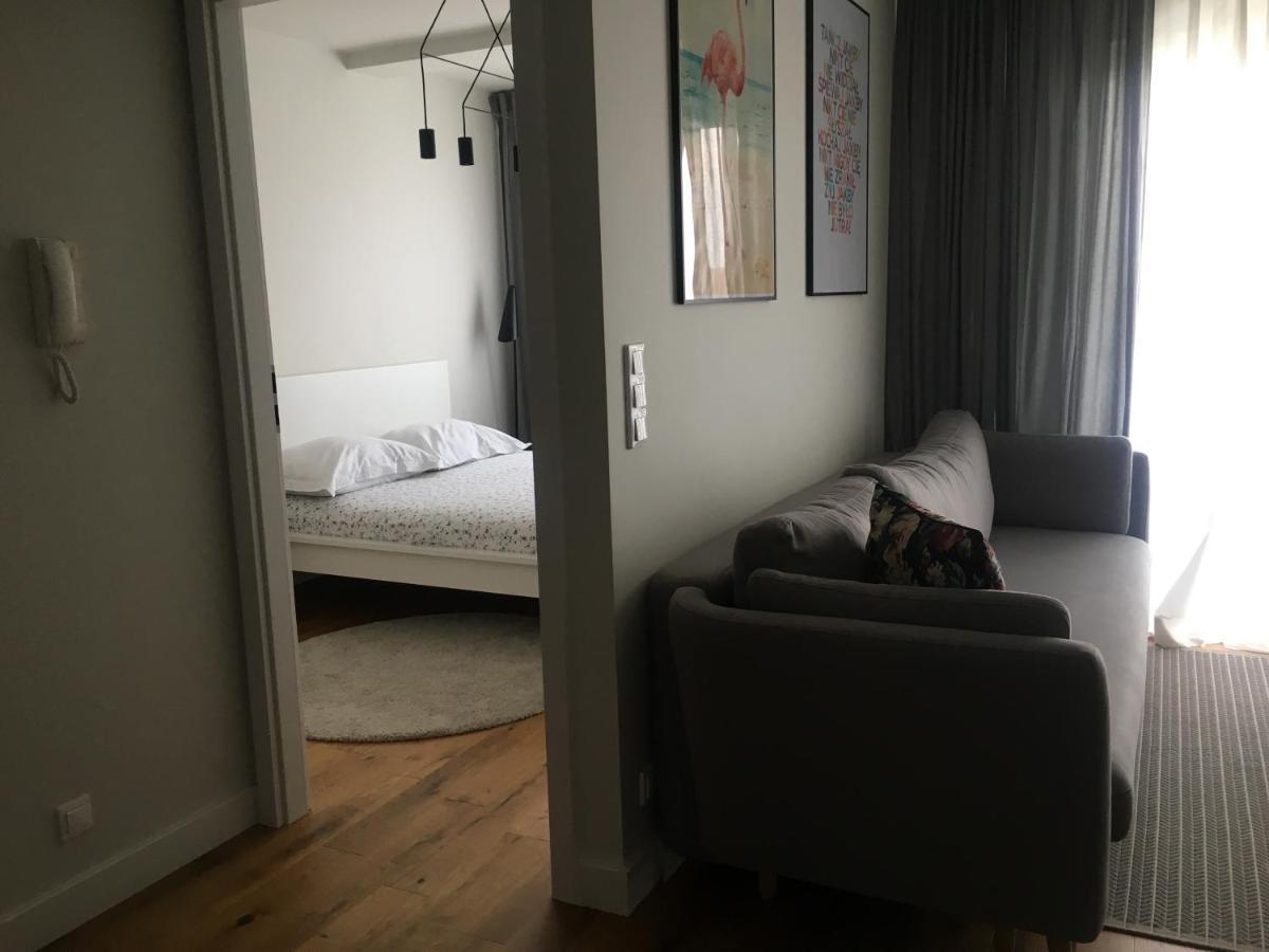 One Apartment Srem Bagian luar foto